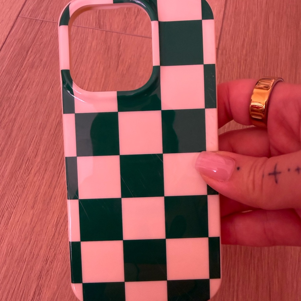 Green Checkered casely iphone 16pro case